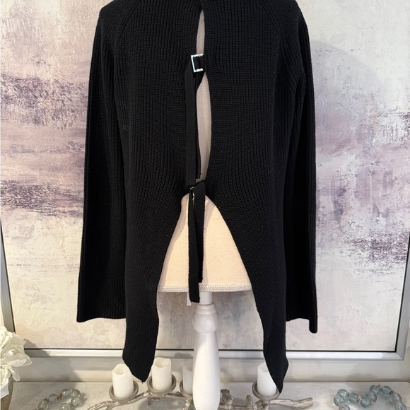 FATE by LFD Black Open-Back Sweater size Medium - Picture 3 of 6